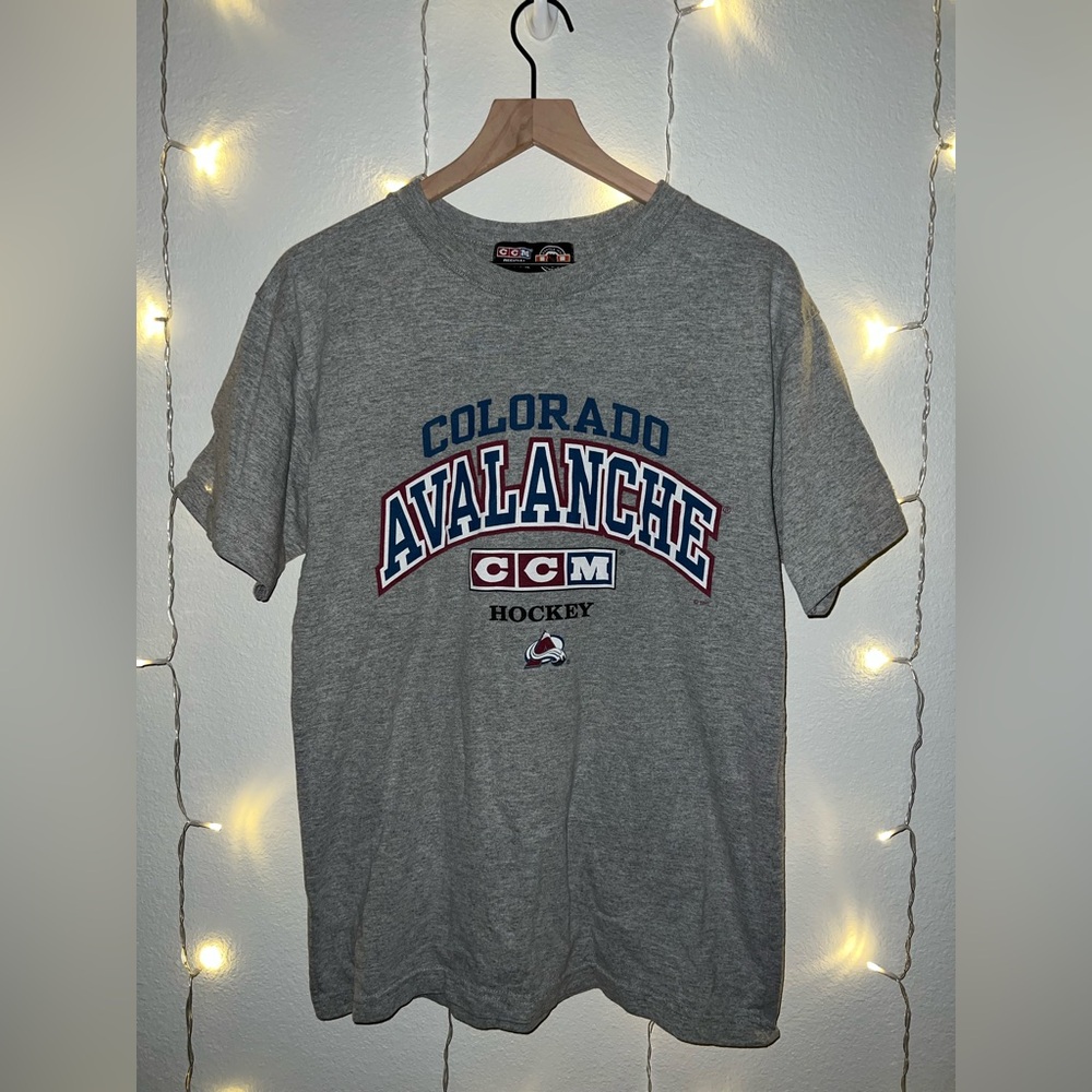 Colorado Avalanche Vintage CCM Tee | Medium | Embroidered Logo NHL Tee